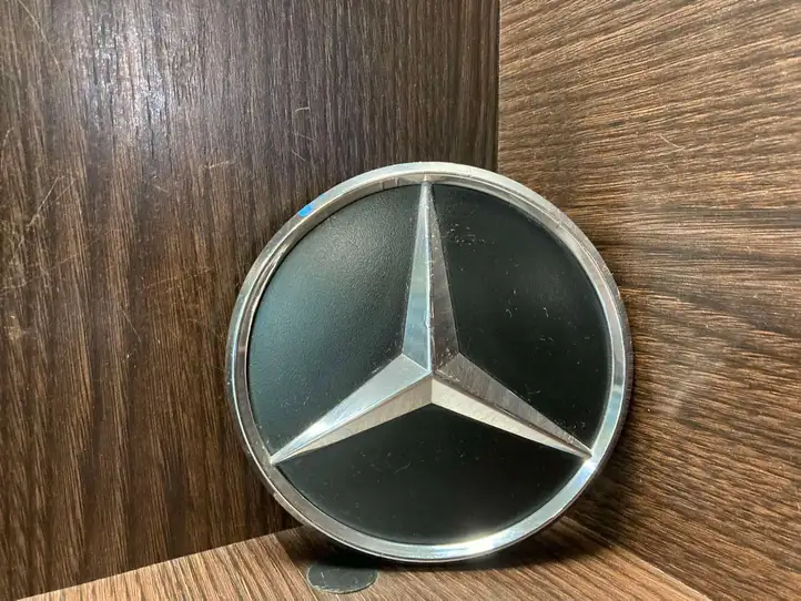 Mercedes-Benz Sprinter W906 (2006 - 2018) A9067580058 Эмблема автомобиля — фото 1