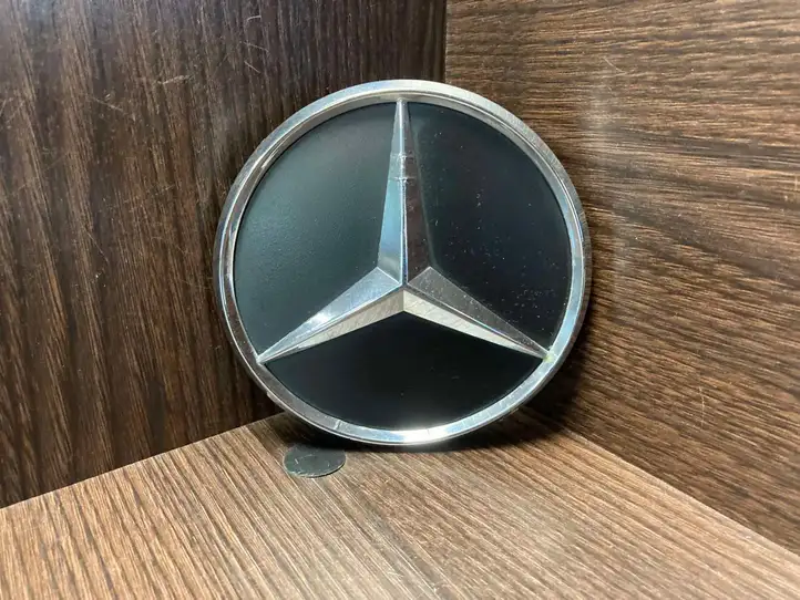 Mercedes-Benz Sprinter W906 (2006 - 2018) A9067580058 Эмблема автомобиля — фото 1
