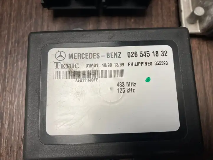 Mercedes-Benz Sprinter W901 W902 W903 W904 (1995 - 2007) A6111535979 Блок управления двигателем (ЭБУ) — фото 3