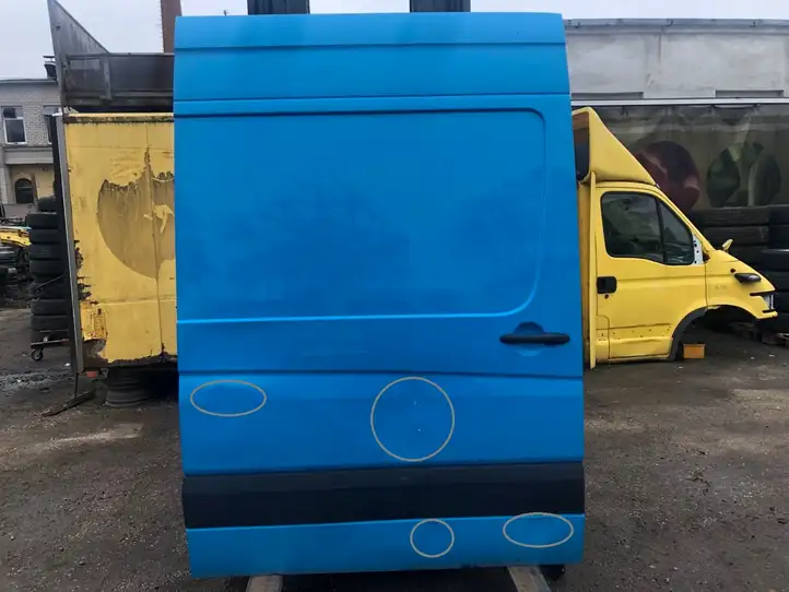 Mercedes-Benz Sprinter W906 (2006 - 2018) 9067307205 Боковая раздвижная дверь — фото 1