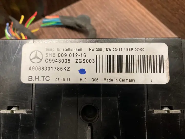 Mercedes-Benz Sprinter W906 (2006 - 2018) 9068301785KZ Отделка блока климат-контроля — фото 2