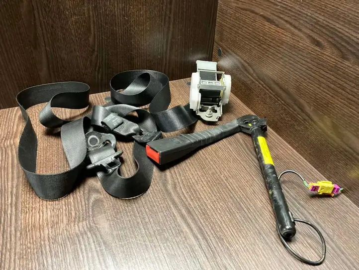 Opel Vectra C (2002 - 2005) 13128271N Передний ремень безопасности — фото 1