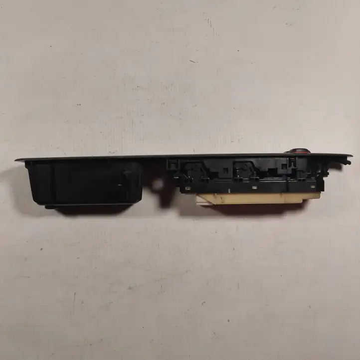 Toyota Avensis Verso (2001 - 2004) 8404044030 Блок кнопок стеклоподъемников — фото 2