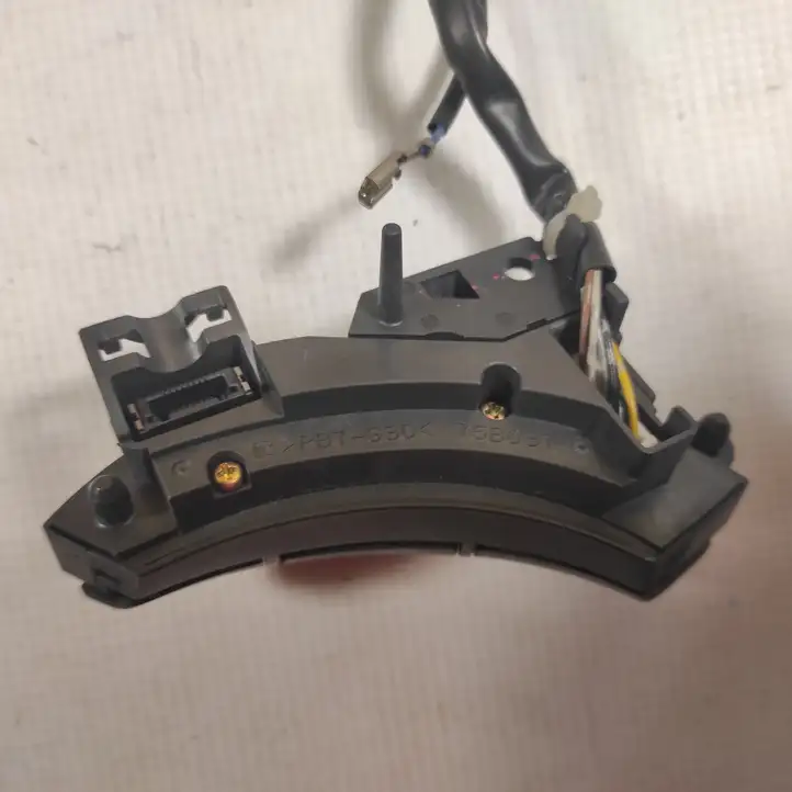 Toyota Avensis Verso (2001 - 2004) 75B037 Кнопки на рулевом колесе — фото 2