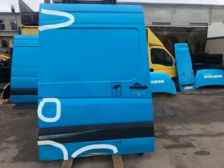 Mercedes-Benz Sprinter W906 (2006 - 2018) 9067300105 Боковая раздвижная дверь — фото 4