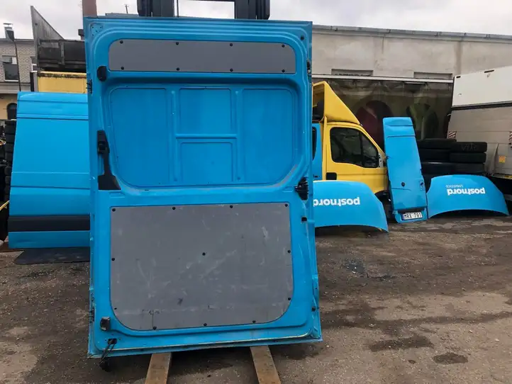Mercedes-Benz Sprinter W906 (2006 - 2018) 9067300105 Боковая раздвижная дверь — фото 7