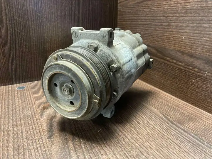 Opel Vectra C (2002 - 2005) 24411270 Компрессор (насос) кондиционера воздуха — фото 1