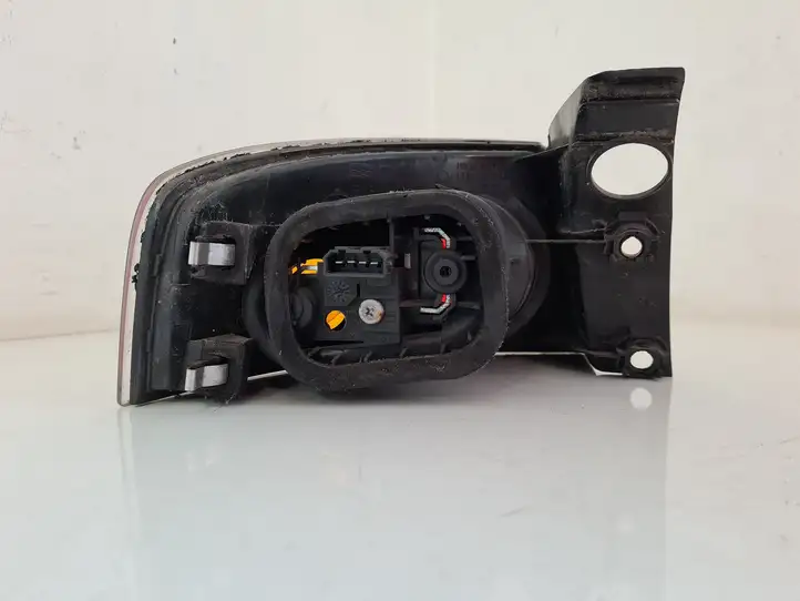 Seat Ibiza III (6L) (2002 - 2008) 6L6945096A Задний фонарь в кузове — фото 3