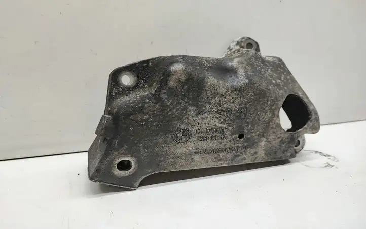 BMW 5 F10 F11 (2009 - 2016) 6781241 Кронштейн двигателя — фото 1