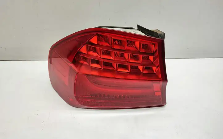 BMW 3 E90 E91 (2005 - 2012) 7154153 Задний фонарь в кузове — фото 1