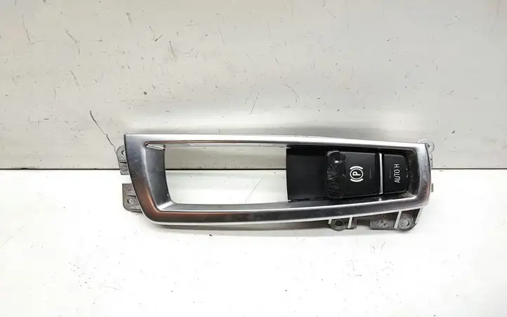 BMW 5 F10 F11 (2009 - 2016) 9217594 Кнопка ручного тормоза — фото 1