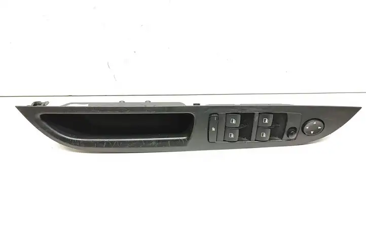 BMW 5 E60 E61 (2004 - 2010) 9122110 Кнопка стеклоподъемников — фото 1