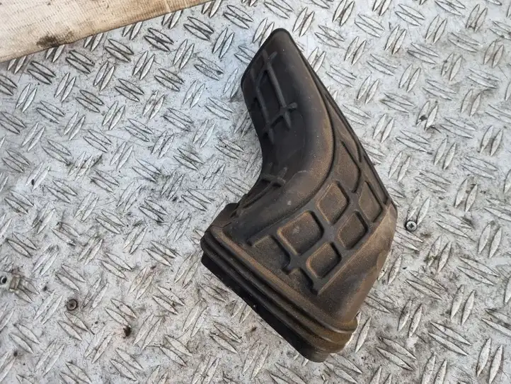 Audi A4 S4 B8 8K (2007 - 2011) 1021300801 Детали воздухозаборника — фото 3