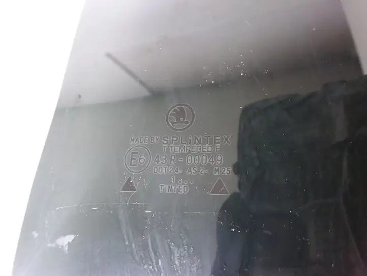 Skoda Octavia Mk1 (1U) (1996 - 2004)   Маленькое стекло 