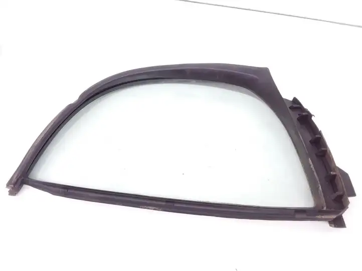 Toyota Yaris (1999 - 2003) AS2 Форточка двери — фото 2