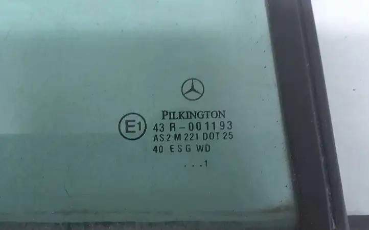 Mercedes-Benz C W203   43R001193 Маленькое стекло 
