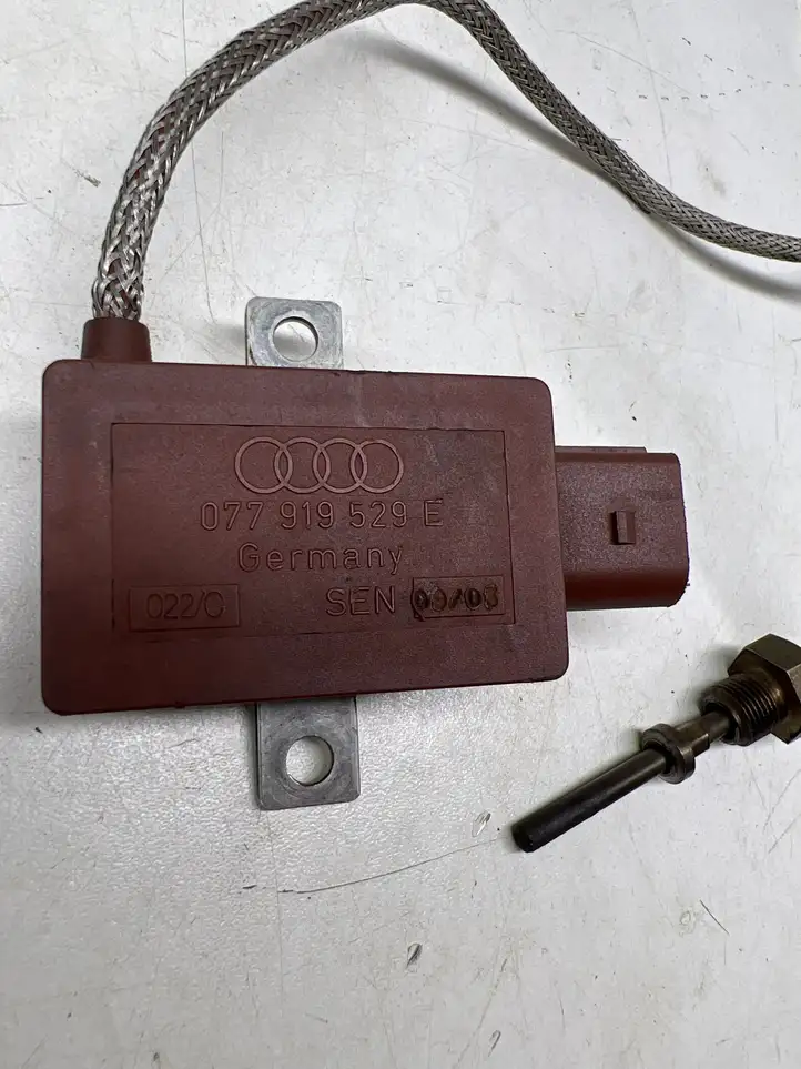 Audi RS6 (2002 - 2006) 077919529E Датчик температуры выхлопных газов — фото 2