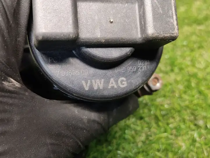 Audi A3/S3 8V 04E959231 Насос вторичного воздуха — фото 2