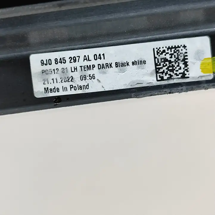 Porsche Taycan 9J1 (2019 - ) 9J0845297AL Заднее боковое стекло — фото 6