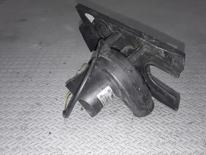 BMW X5 E53 (1999 - 2006)  0130002840 Вентилятор  охлаждения блока управления двигателем