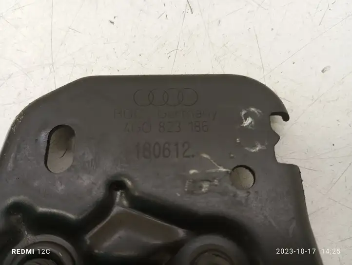 Audi Q3 8U (2011 - 2014) Кронштейн замка капота — фото 3