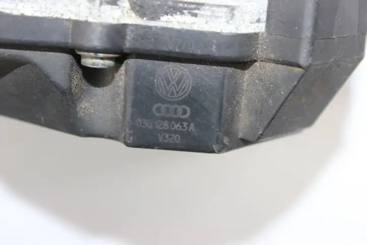 Volkswagen PASSAT B6 (2005 - 2010) 03G128063A Дроссельная заслонка — фото 4
