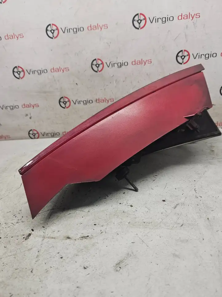 Ford Focus (2005 - 2008)  XS4113405A Задний фонарь в кузове