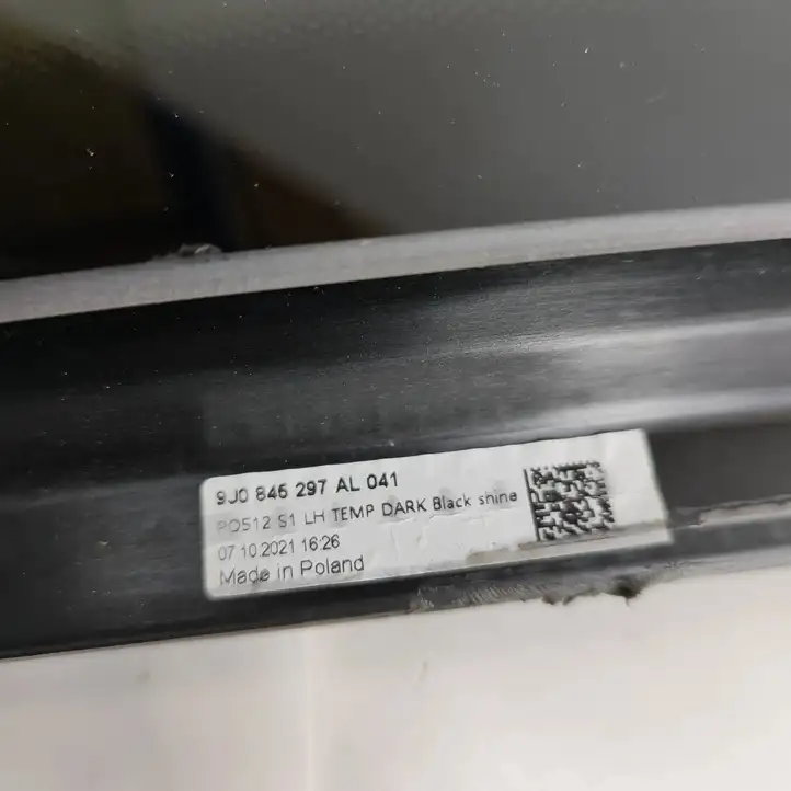 Porsche Taycan 9J1 (2019 - ) 9J0845297AL Заднее боковое стекло — фото 6
