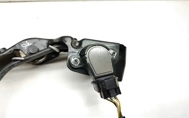 Toyota Avensis T250 (2006 - 2009) 8928152021 Педаль акселератора — фото 2