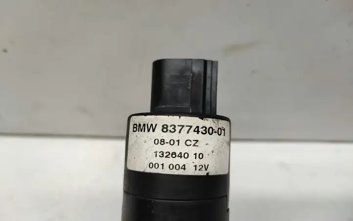 BMW 1 E82 E88 (2007 - 2014) 8377430 Насос омывателя фар — фото 3