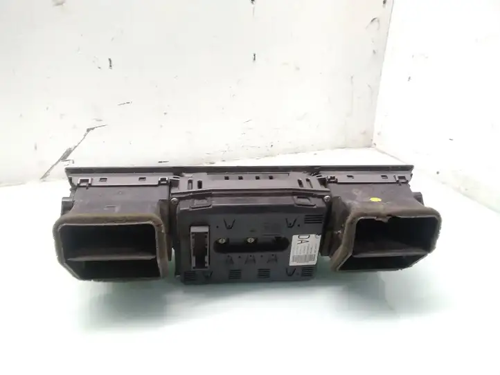 Opel Vectra C (2002 - 2005) 09177133 Центральный воздушный дефлектор — фото 2