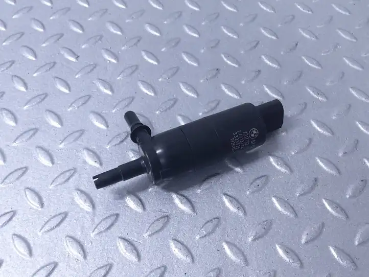 BMW 3 F30 F35 F31 (2012 - 2018) 67127217792 Насос омывателя фар — фото 1