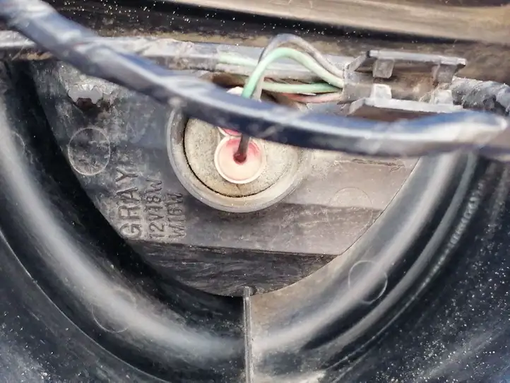 Nissan Note (E11) (2006 - 2014) 263300R Задний фонарь в кузове — фото 13