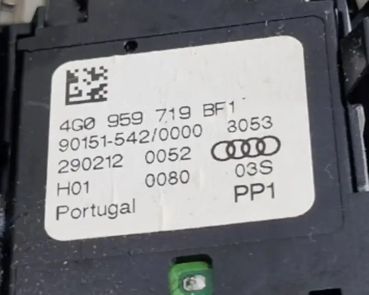 Audi A6 C7 (2011 - 2014) 4G0947135G Передняя подсветка — фото 9