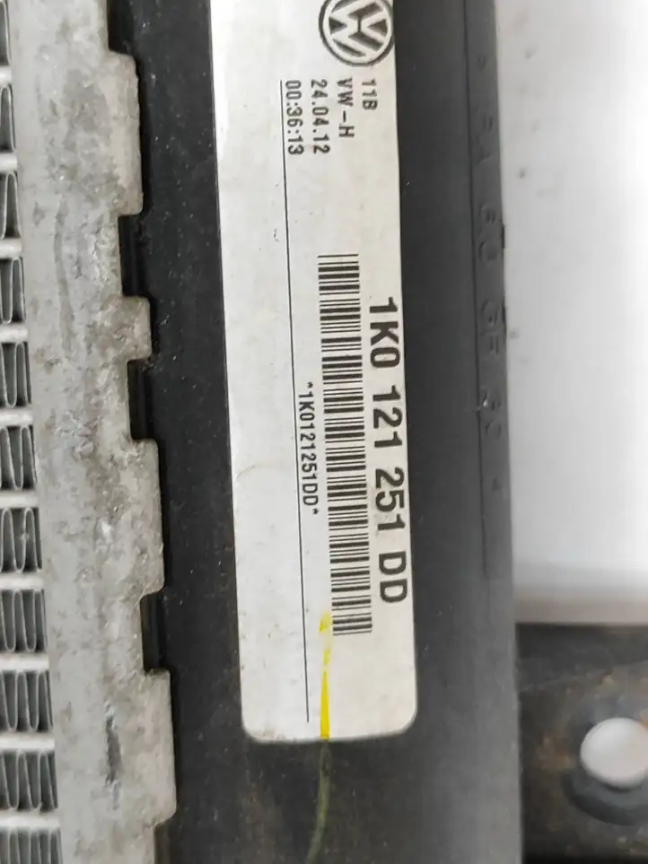 Skoda Octavia Mk2 (1Z) (2004 - 2013) 1K0121251DD Радиатор охлаждающей жидкости двигателя — фото 2