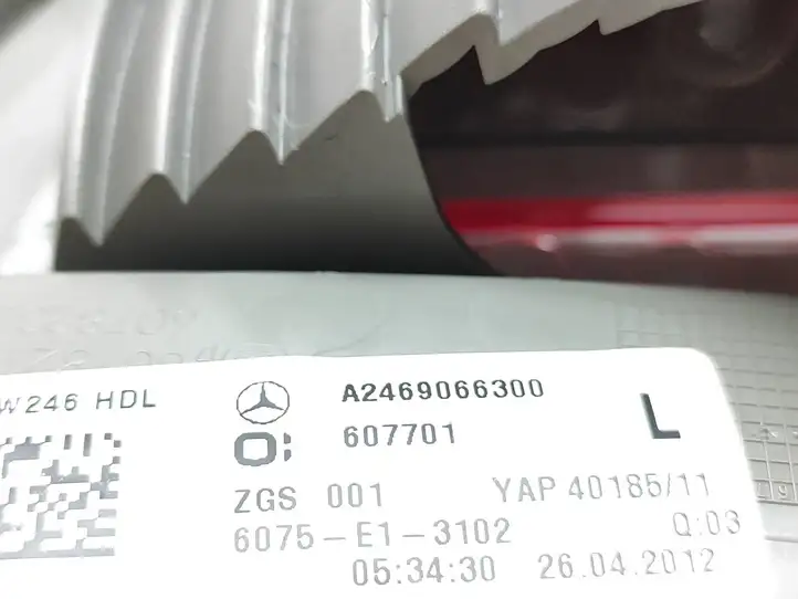 Mercedes-Benz B-class W246 (2011 - 2014) A2469066300 Задний фонарь в крышке багажника — фото 3