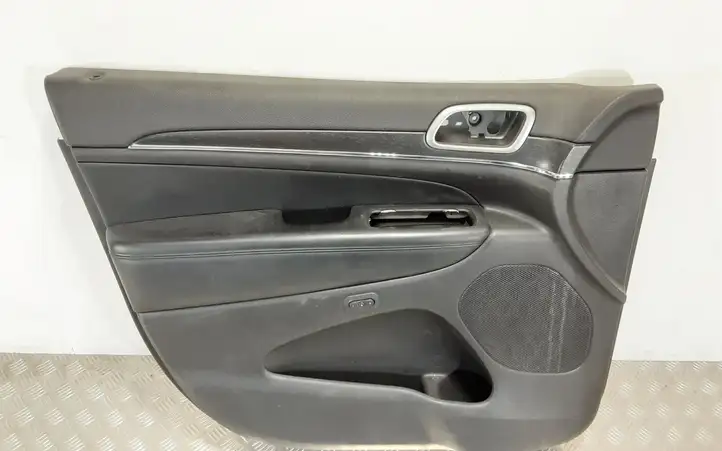 Jeep Grand Cherokee (2010 - 2021) Обшивка передней двери — фото 1