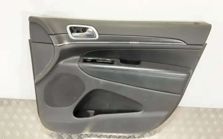 Jeep Grand Cherokee (2010 - 2021) Обшивка передней двери — фото 1