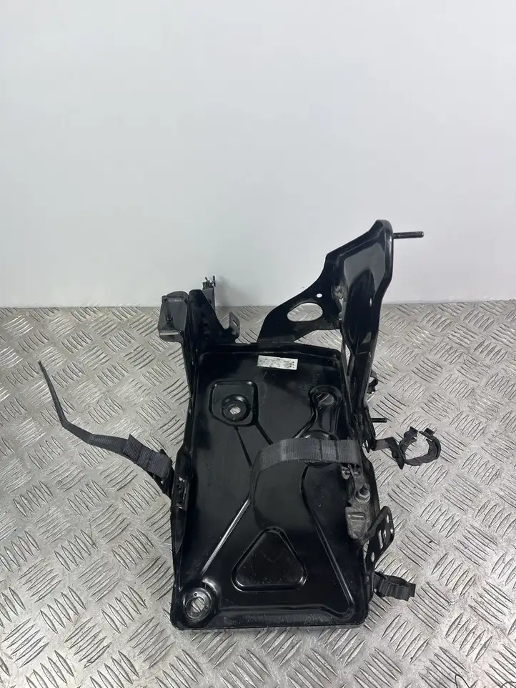 Jeep Compass (2017 - ) 133AC30622 Площадка аккумулятора — фото 4