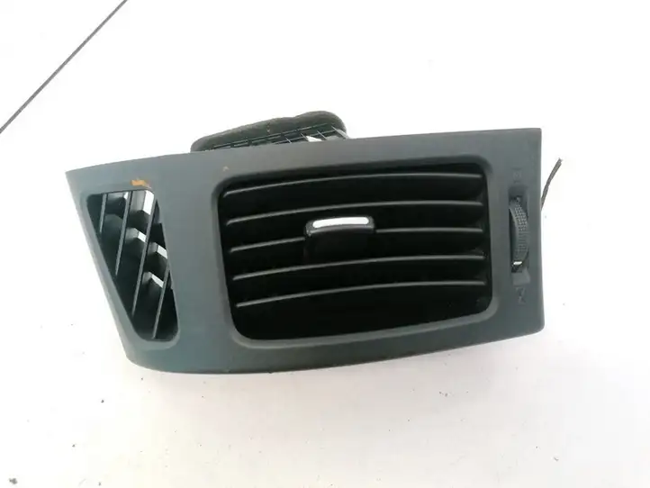 Hyundai i30 (2007 - 2012) 974802R000 Центральный воздушный дефлектор — фото 1
