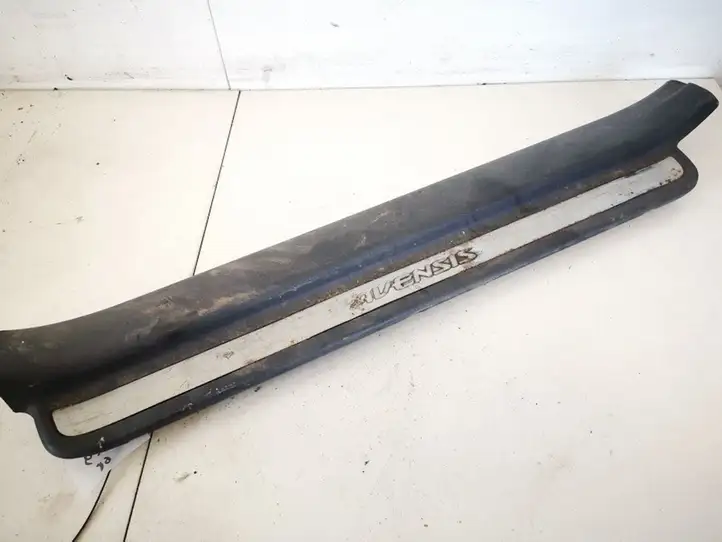 Toyota Avensis T250 (2006 - 2009) 6791405040 Внутренняя отделка переднего порога — фото 1