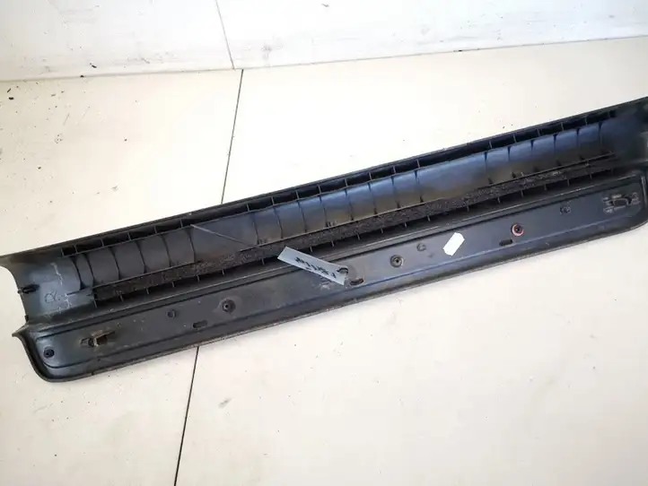 Toyota Avensis T250 (2006 - 2009) 6791305040 Внутренняя отделка переднего порога — фото 2