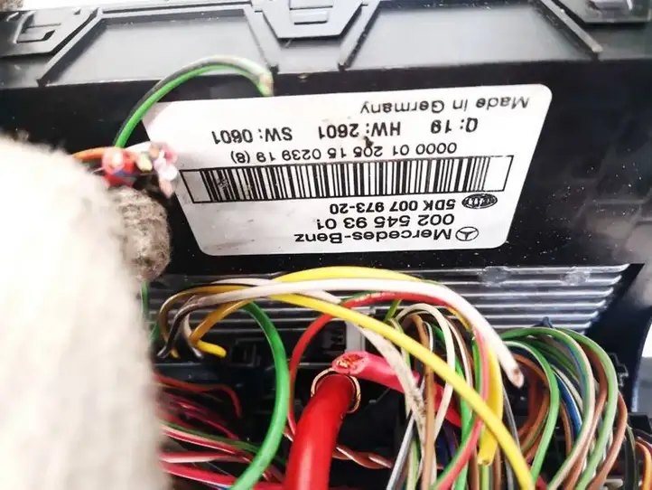 Mercedes-Benz C W203 (2000 - 2007) 0025459301 Блок предохранителей (комплект) — фото 3