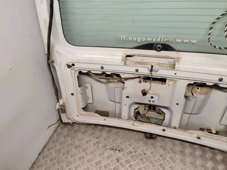 Volkswagen Caddy (2010 - 2015) Крышка багажника — фото 8