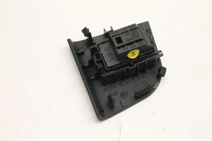 Skoda Octavia Mk3 (5E) (2013 - 2019) 5E0959655 Кнопка фаркопа в багажнике — фото 4