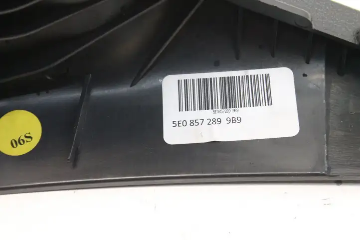 Skoda Octavia Mk3 (5E) (2013 - 2019) 5E0857289 Другая деталь консоли (туннеля) — фото 5
