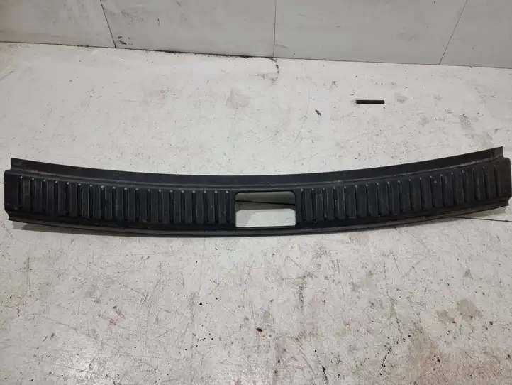 Volkswagen Touareg II (2010 - 2018) 7P0863459G Отделка порога багажника — фото 1