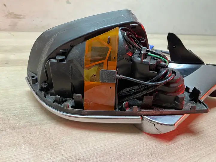 Tesla Model 3 (2017 - 2023) E11048799 Боковое зеркало с электроприводом — фото 2