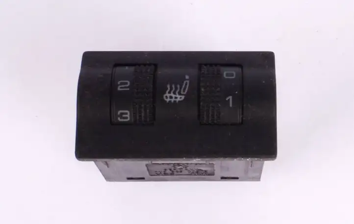 Skoda Octavia Mk1 (1U) (1996 - 2004) 1u0963563b Включатель обогрева — фото 2