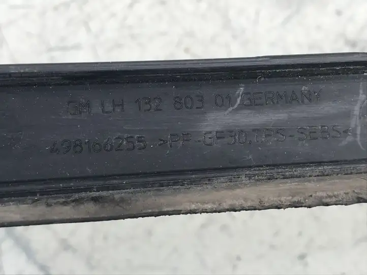 Opel Astra J (2009 - 2012) 13280301 Накладка стоек лобового стекла — фото 3